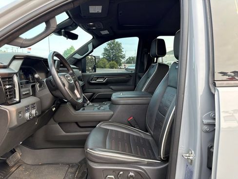 Used 2024 GMC Sierra 2500 AT4X AWD/4WD image 2