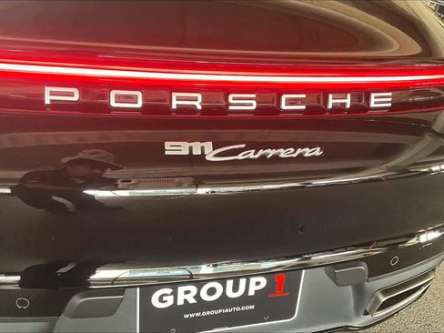 Used 2024 Porsche 911 Carrera RWD image 9
