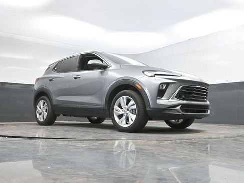 Used 2025 Buick Encore GX Preferred AWD/4WD image 41