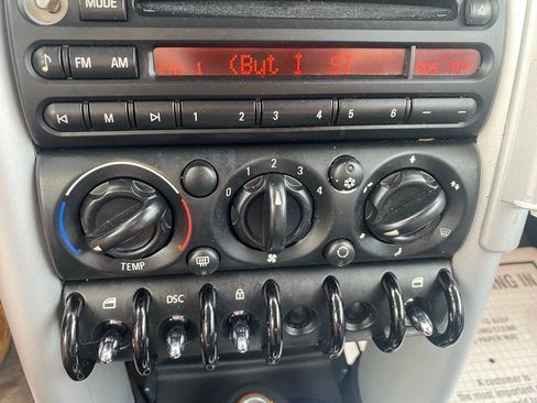 Used 2005 MINI Cooper Hardtop FWD image 13