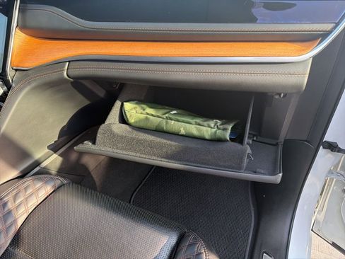 Used 2022 Jeep Grand Cherokee Summit AWD/4WD image 41