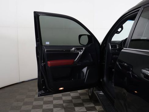 Used 2023 Lexus GX 460 Premium w/ Premium Package AWD/4WD image 25
