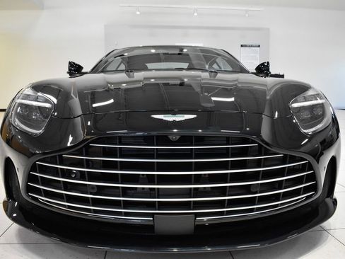 Used 2024 Aston Martin DB12 Coupe RWD image 8