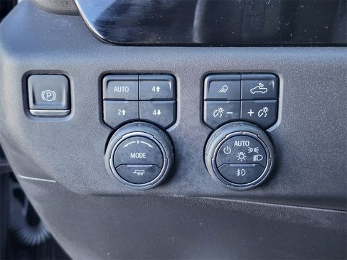 Used 2022 Chevrolet Silverado 1500 LT Trail Boss w/ LT Trail Boss Premium Package image 18