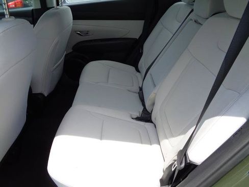 Used 2025 Hyundai Tucson SE FWD image 24
