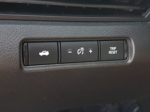 Used 2025 Nissan Altima 2.5 SV FWD image 17