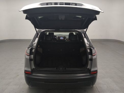 Used 2019 Jeep Cherokee Latitude Plus FWD image 29