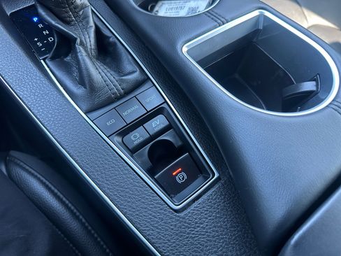 Used 2020 Toyota Avalon XLE w/ All Weather Liner Package image 24