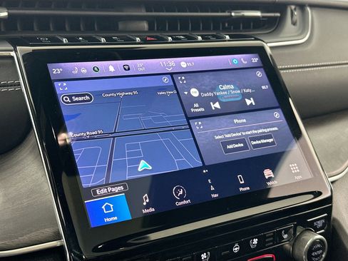 Used 2022 Jeep Grand Cherokee Overland w/ Luxury Tech Group IV image 15