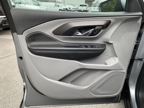 Used 2024 GMC Terrain SLE image 15