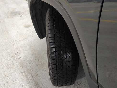 Used 2019 Chevrolet Trax LS image 28