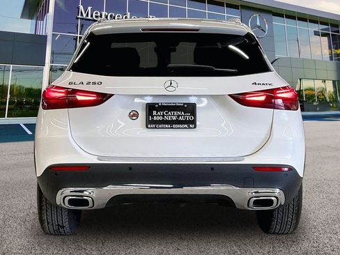 Certified 2025 Mercedes-Benz GLA 250 4MATIC image 4