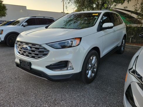 Used 2023 Ford Edge Titanium AWD/4WD image 2
