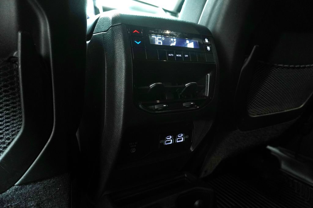 Used 2022 Jeep Grand Cherokee L Laredo w/ Luxury Tech Group I AWD/4WD image 15
