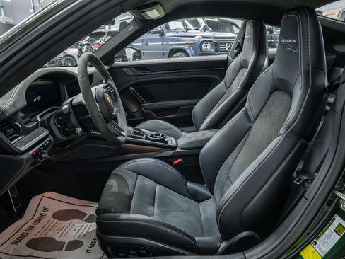 Used 2025 Porsche 911 GT3 image 31