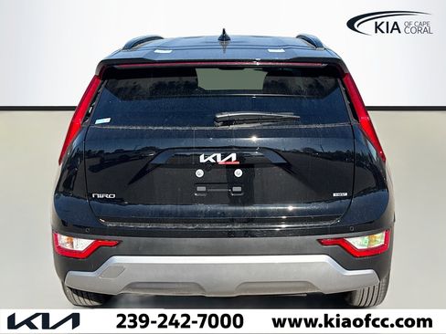 New 2026 Kia Niro EX image 4