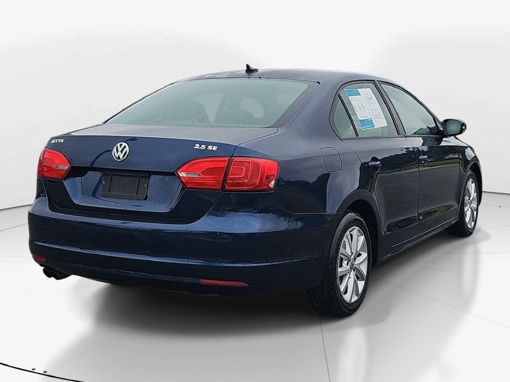 Used 2011 Volkswagen Jetta SE FWD image 6