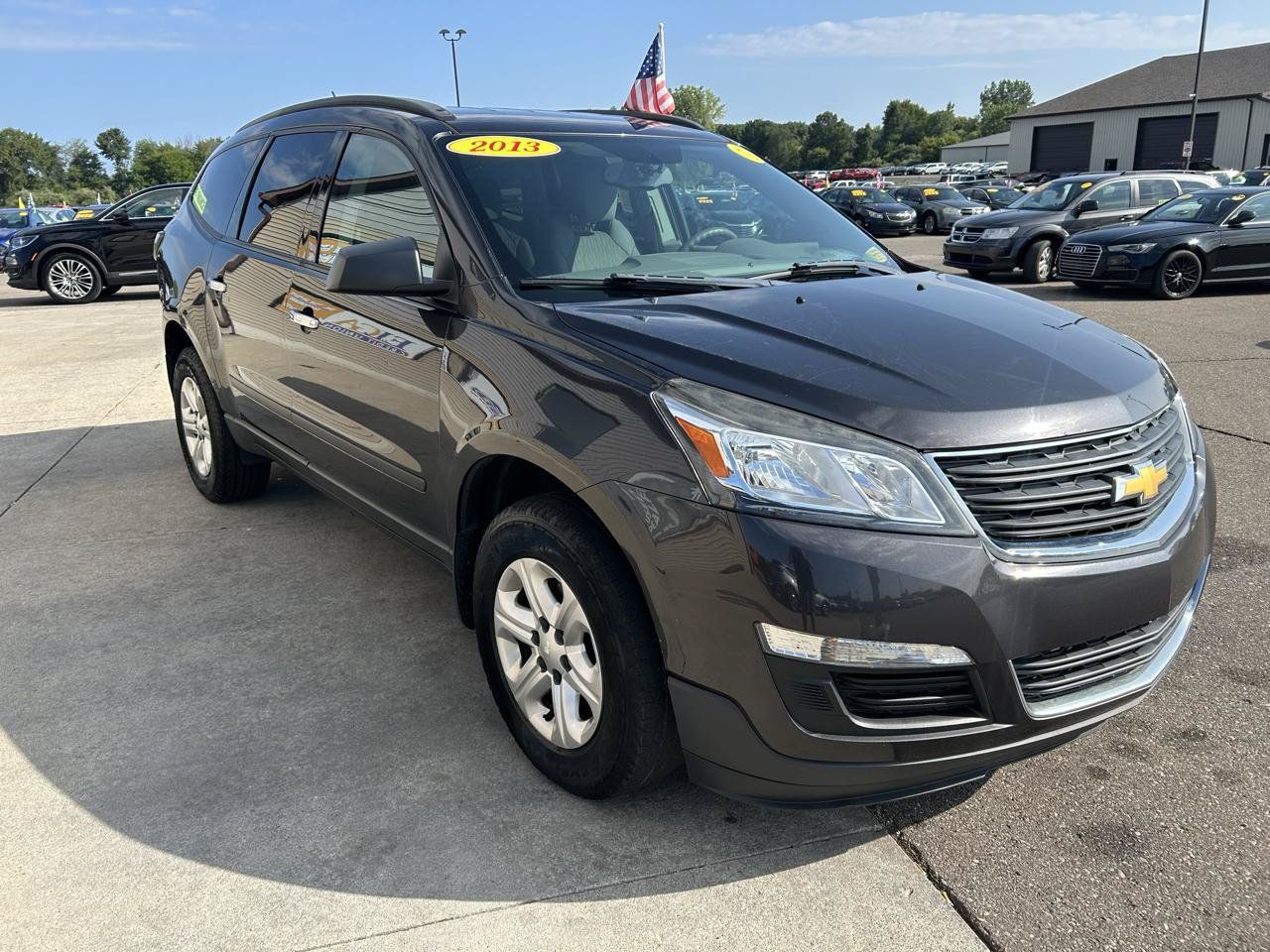 Used 2013 Chevrolet Traverse LS FWD image 3