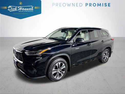 Used 2021 Toyota Highlander XLE image 1