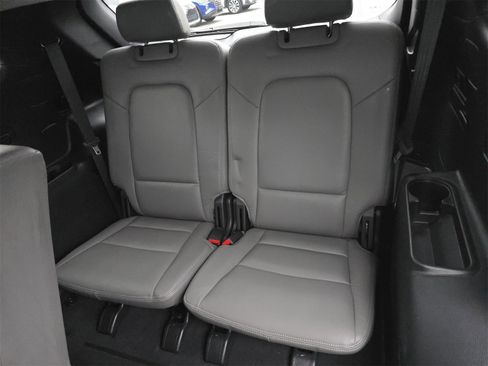 Used 2015 Hyundai Santa Fe GLS image 12