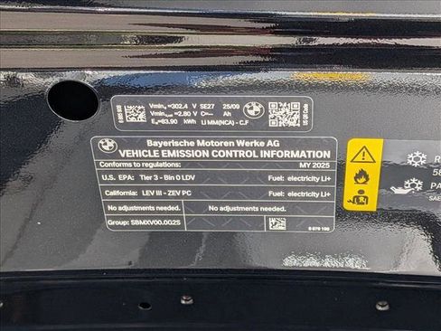 Used 2025 BMW i4 eDrive40 w/ Premium Package RWD image 27