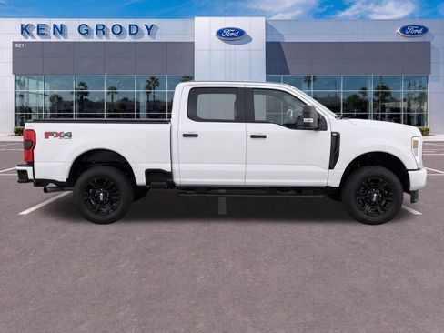 Used 2024 Ford F250 XL w/ STX Appearance Package AWD/4WD image 3