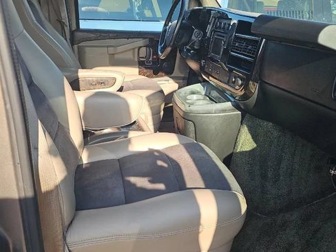 Used 2016 GMC Savana 2500 RWD image 10