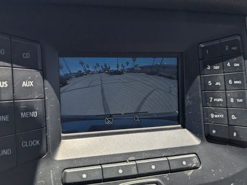 Used 2016 Ford Expedition XLT RWD image 12