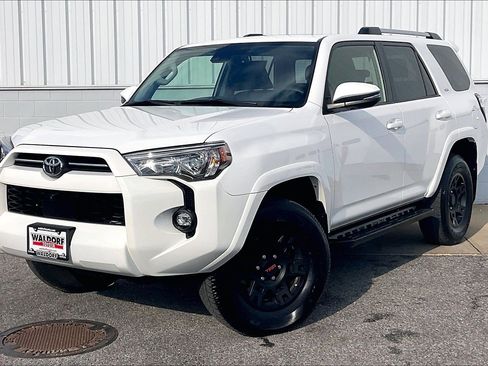 Used 2022 Toyota 4Runner SR5 Premium image 2
