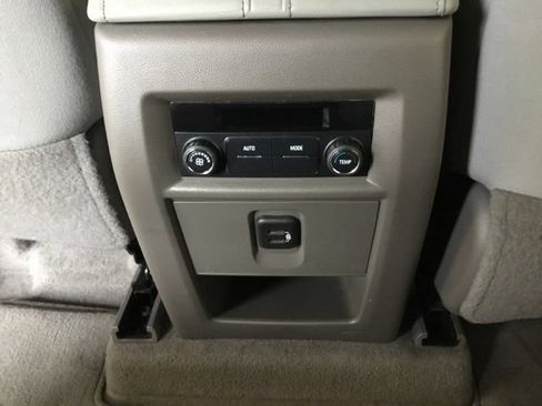 Used 2019 Chevrolet Traverse LT w/ LPO, Floor Liner Package AWD/4WD image 43