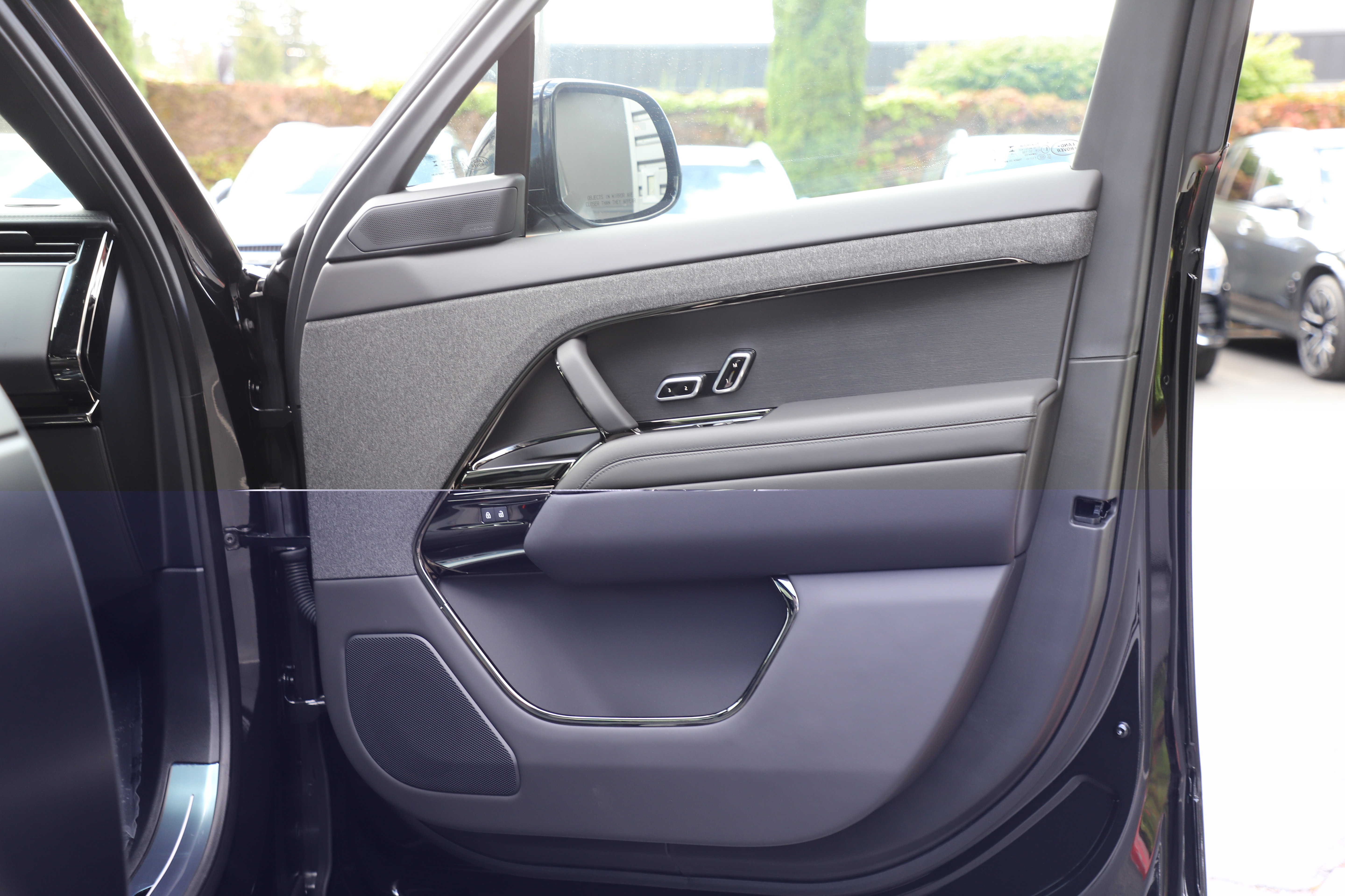 New 2026 Land Rover Range Rover Sport Dynamic SE AWD/4WD image 7
