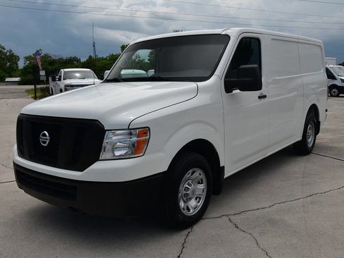 Used 2021 Nissan NV 1500 SV RWD image 3