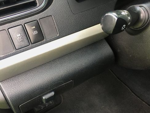 Used 2017 Toyota Camry SE w/ Moonroof Package image 21