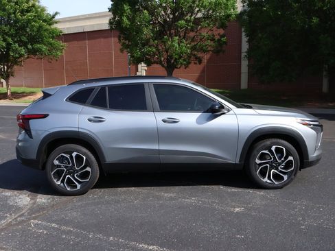 New 2026 Chevrolet Trax RS w/ Driver Confidence Package FWD image 28