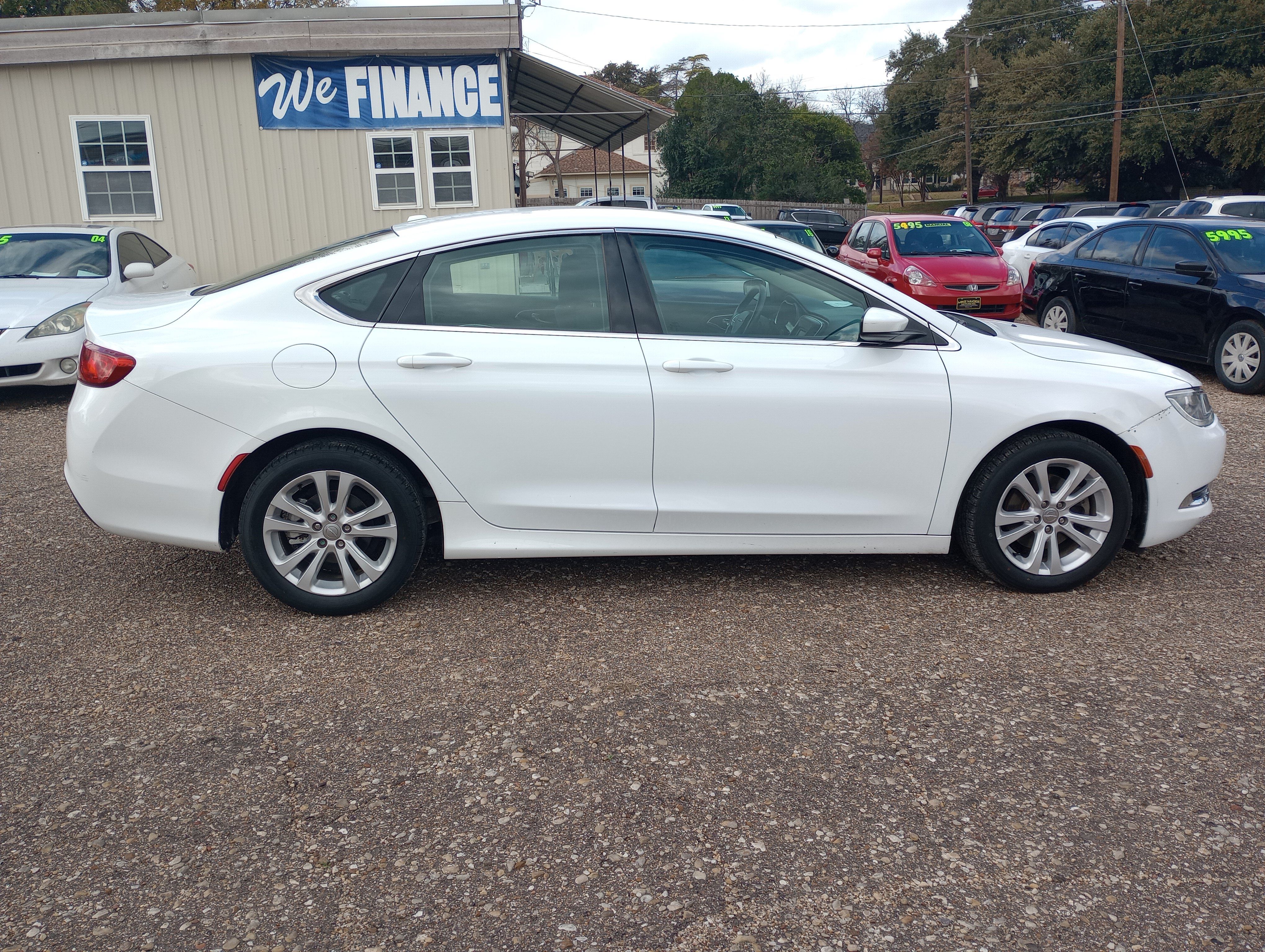 Used 2015 Chrysler 200 Limited FWD image 8