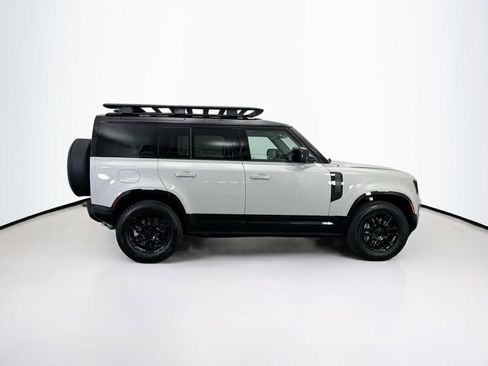 New 2026 Land Rover Defender 110 X-Dynamic SE image 4
