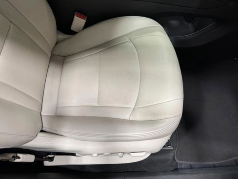 Used 2022 Buick Enclave Premium w/ Experience Buick Package image 22