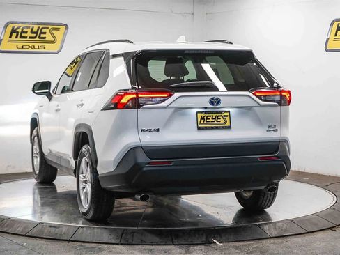 Used 2020 Toyota RAV4 XLE image 2