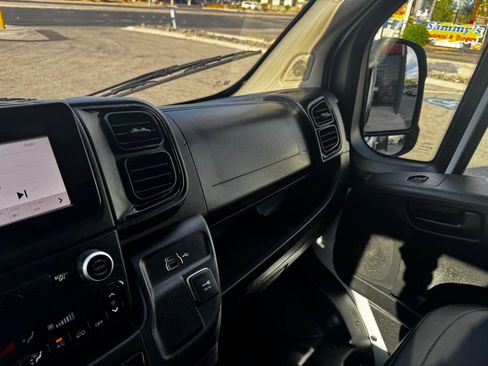 Used 2024 RAM ProMaster 2500 w/ Convenience Group FWD image 26