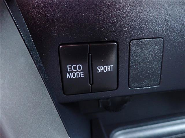 Used 2018 Toyota RAV4 LE w/ Carpet Mat Package AWD/4WD image 16