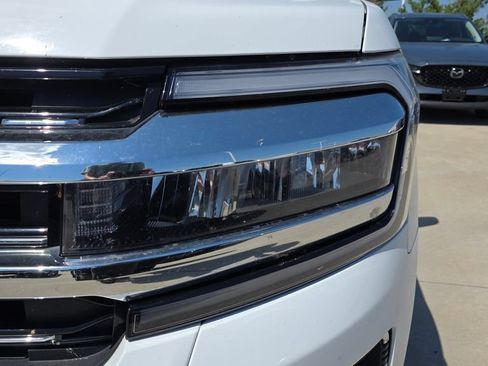 Used 2024 Ford Expedition Limited AWD/4WD image 9