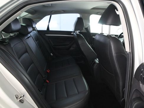 Used 2010 Volkswagen Jetta Limited Edition FWD image 30