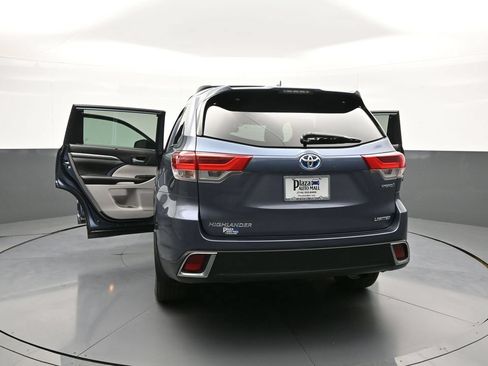 Used 2017 Toyota Highlander Limited Platinum w/ Carpet Mat Package AWD/4WD image 49