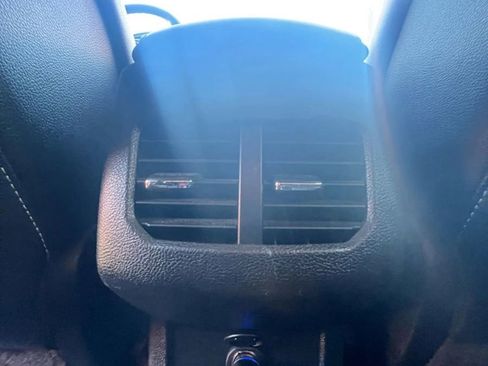 Used 2017 Ford Fusion SE w/ Equipment Group 201A image 9