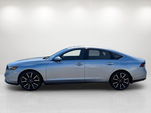 Used 2024 Honda Accord Touring image 8