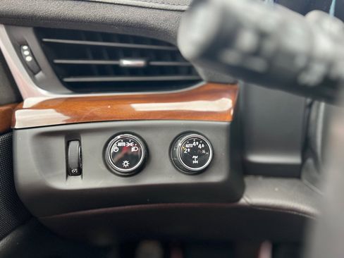 Used 2020 Cadillac Escalade ESV Luxury image 25