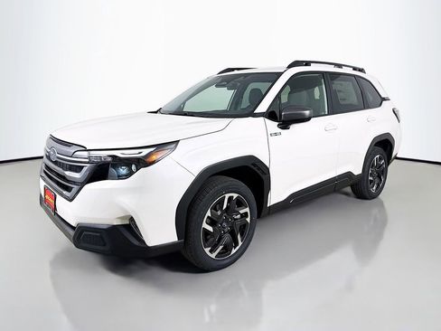 New 2025 Subaru Forester Premium image 3