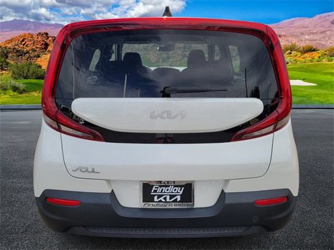 Certified 2022 Kia Soul LX w/ Technology Package image 5