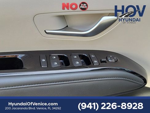 Certified 2024 Hyundai Tucson Limited FWD image 29