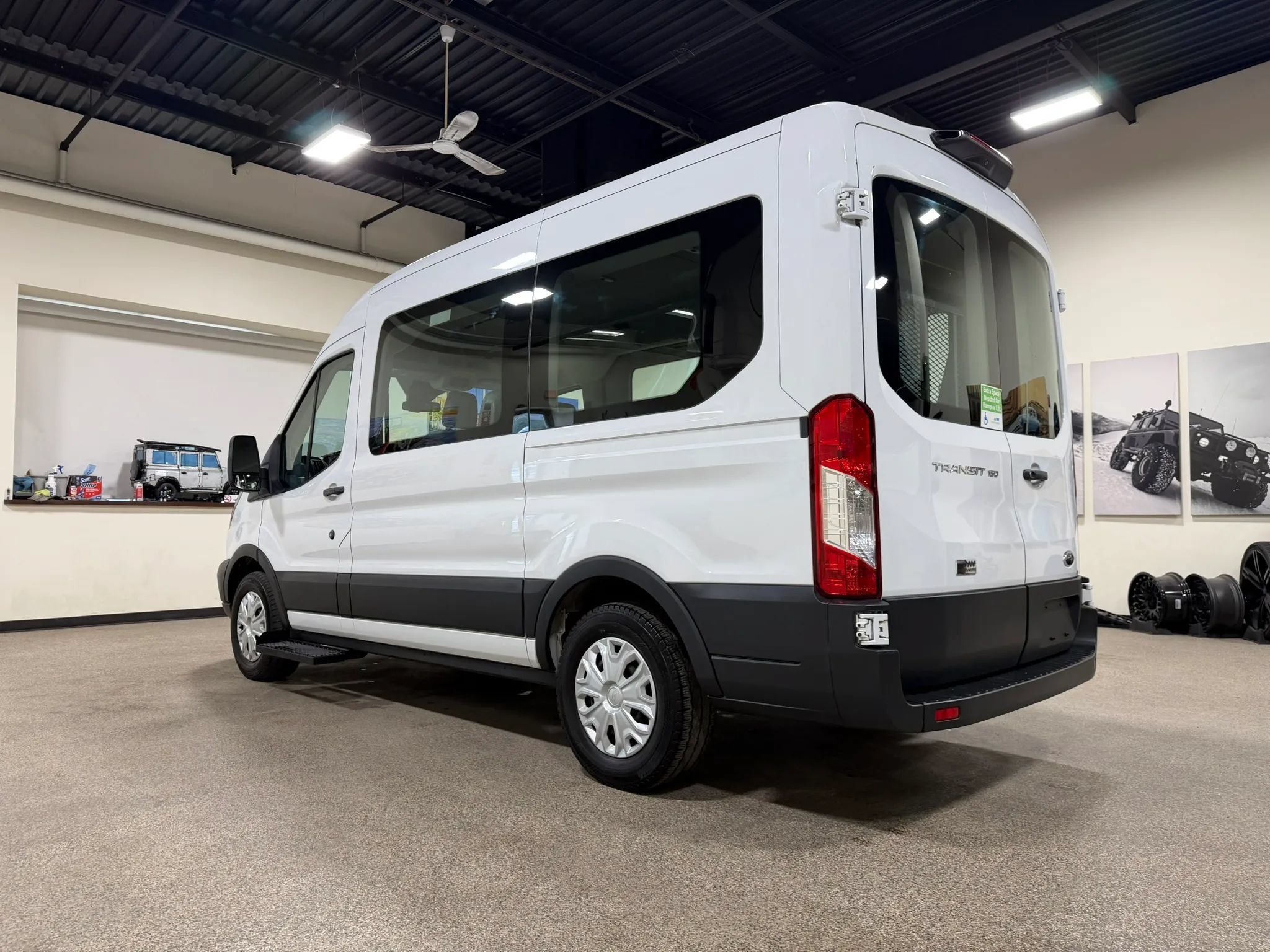 Used 2018 Ford Transit 150 XL RWD image 8